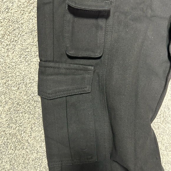 Women’s Cargo Pants - Picture 2 of 6